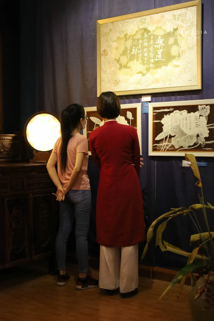 Chụp hình cổ kính tại Huế