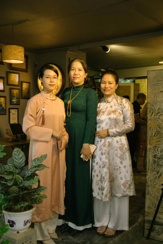 Chụp hình cổ kính tại Huế
