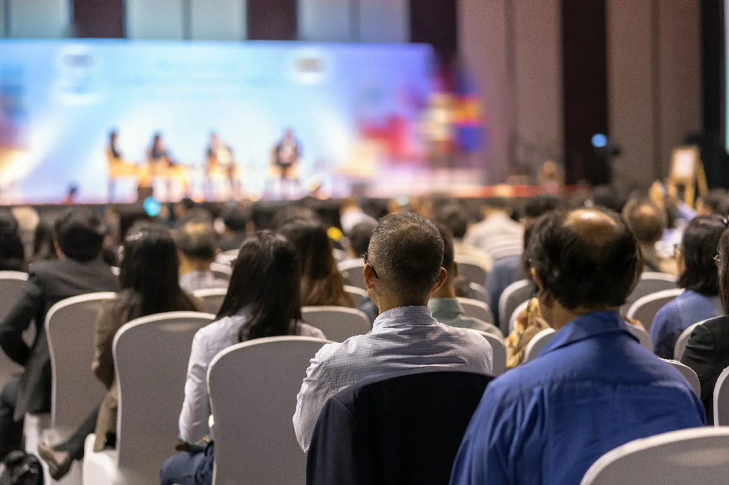 Tổ chức sự kiện