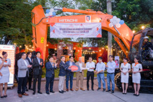 Lễ Bàn Giao Máy xúc Đào Hitachi